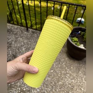 EUC Starbucks Meadow Yellow Soft Touch Grid Venti Tumbler(Winter/Valentine 2023)